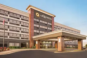Photograph of La Quinta Inn & Suites, Midlothian
