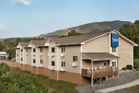 Photograph of Travelodge, Low Moor