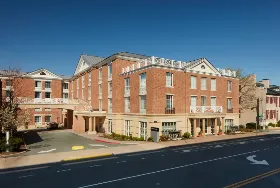 Photograph of Courtyard, Charlottesville