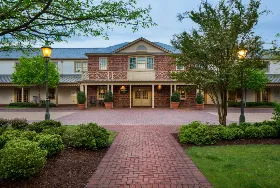 Photograph of Williamsburg Lodge, Williamsburg