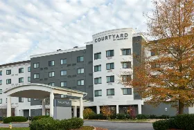 Photograph of Courtyard, Bristol