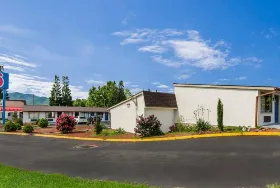 Photograph of Motel 6, Salem