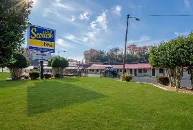 Photograph of Scottish Inns, Collinsville