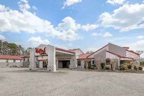 Photograph of Red Roof Inn & Suites, Newport News
