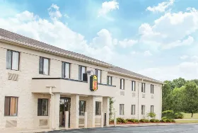 Photograph of Super 8, Bedford