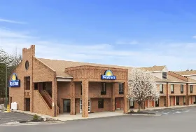 Photograph of Days Inn, Farmville