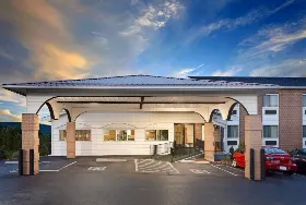 Photograph of Super 8, Hillsville