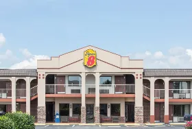 Photograph of Super 8, Wytheville