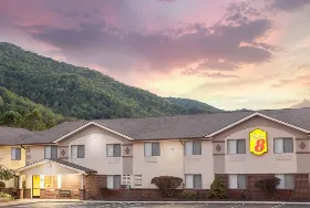 Photograph of Super 8, Norton