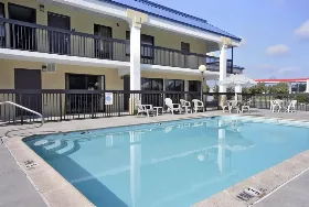 Photograph of Super 8, Ruther Glen