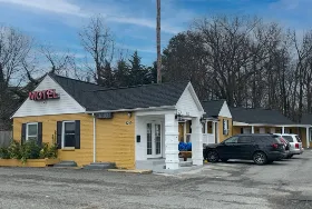 Photograph of Red Carpet Inn, Alexandria