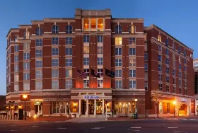 Photograph of Hilton Alexandria Old Town, Alexandria