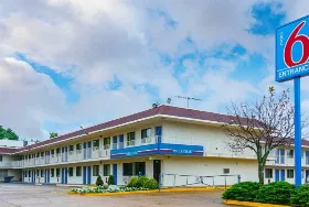 Photograph of Motel 6, Fredericksburg
