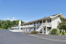 Photograph of Travelodge, Brattleboro