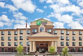 Photograph of Holiday Inn Express & Suites, Vancouver