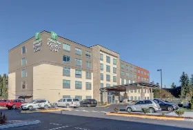 Photograph of Holiday Inn Express, Auburn