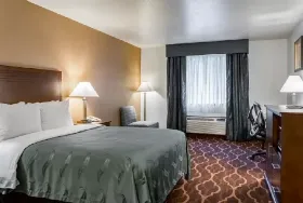 Photograph of Quality Inn, Vancouver
