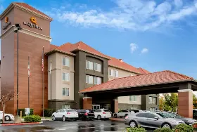 Photograph of La Quinta Inn & Suites,