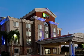 Photograph of Holiday Inn Express, Fresno