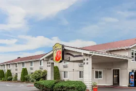 Photograph of Super 8, Shelton