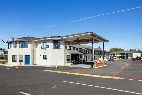 Photograph of Days Inn, Lakewood