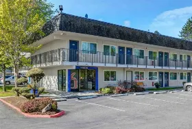 Photograph of Motel 6, Issaquah