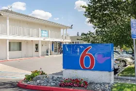 Photograph of Motel 6, Tacoma