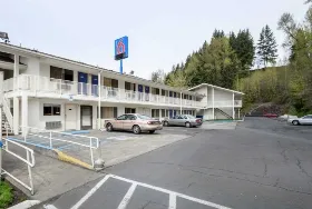 Photograph of Motel 6, Kelso