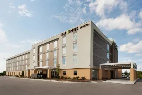 Photograph of Home2 Suites, Waukesha