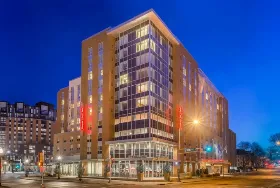 Photograph of Hampton Inn, Madison