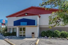 Photograph of Motel 6, La Crosse