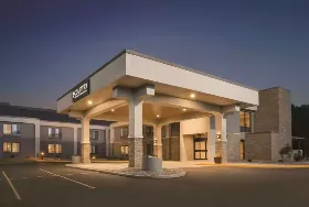 Photograph of Country Inn & Suites, La Crosse