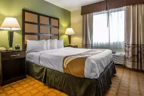 Photograph of Quality Inn, Marinette