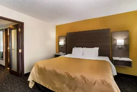 Photograph of Quality Suites, Milwaukee