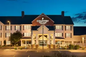 Photograph of Country Inn & Suites, Little Chute