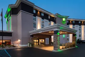 Photograph of Holiday Inn Milwaukee Riverfront, Milwaukee