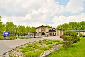 Photograph of Americas Best Value Inn, Madison