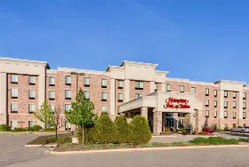 Photograph of Hampton Inn, West Bend