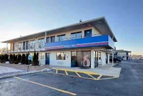 Photograph of Motel 6, Janesville