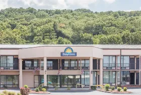 Photograph of Days Inn, Princeton
