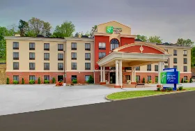 Photograph of Holiday Inn Express, Cross Lanes