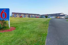 Photograph of Motel 6, Charles Town