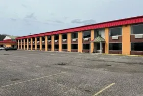 Photograph of Motel 6, Williamstown