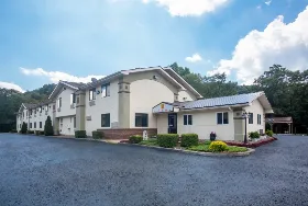 Photograph of Super 8, Elkins