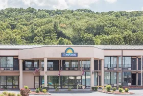 Photograph of Days Inn, Princeton