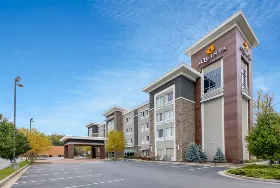 Photograph of La Quinta Inn & Suites, Morgantown