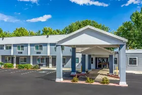 Photograph of Quality Inn, Buffalo
