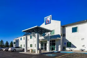 Photograph of Motel 6, Wheatland
