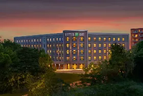 Photograph of Holiday Inn Express, Quincy