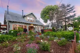 Photograph of White Jasmine Inn, 